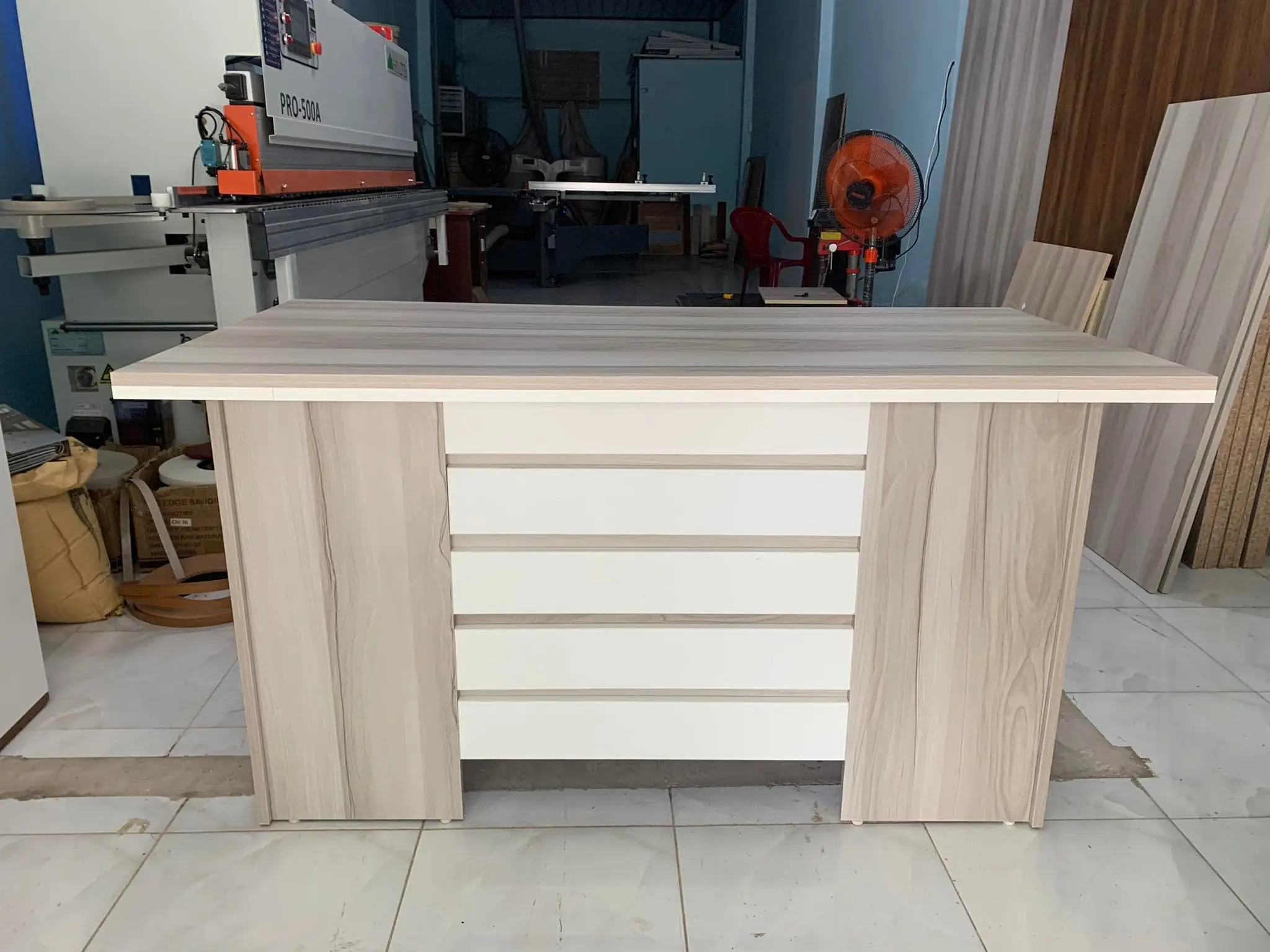 Bàn Giám Đốc Gỗ 5 Sọc Ngang 1m6 – BGDVP56