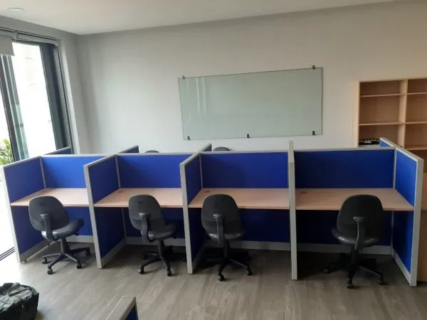Module Bàn Làm Việc 8 Người Vách Ngăn Nỉ - BLVVP54