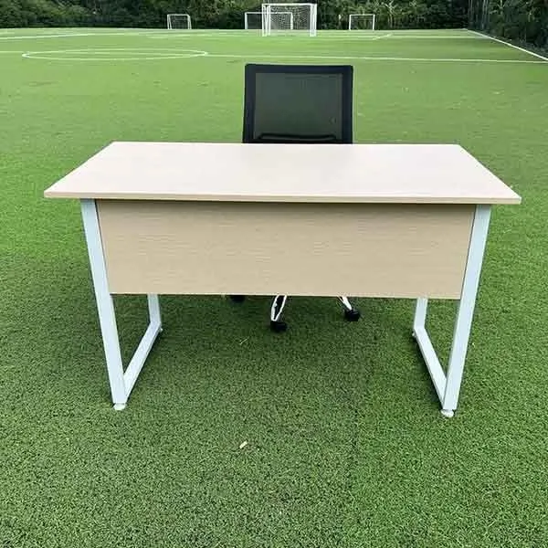 Bàn Làm Việc Chân Sắt Có Yếm 1m2 - BLVVP69