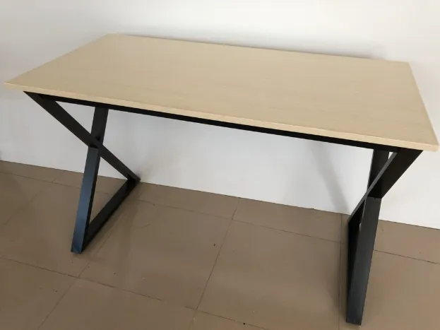 Bàn Làm Việc Chân Sắt Chữ X 1m2 Gỗ Công Nghiệp - BLVVP67