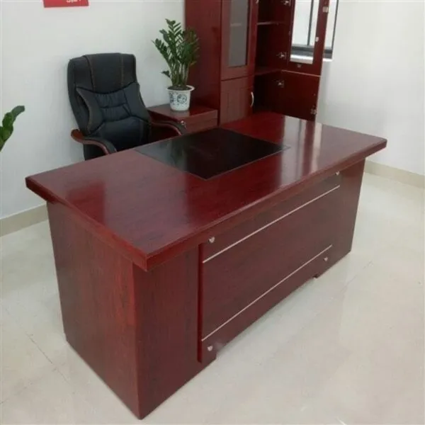 Bàn Giám Đốc Vạch Ngang Gỗ Công Nghiệp 1m6 - BGDVPXP18