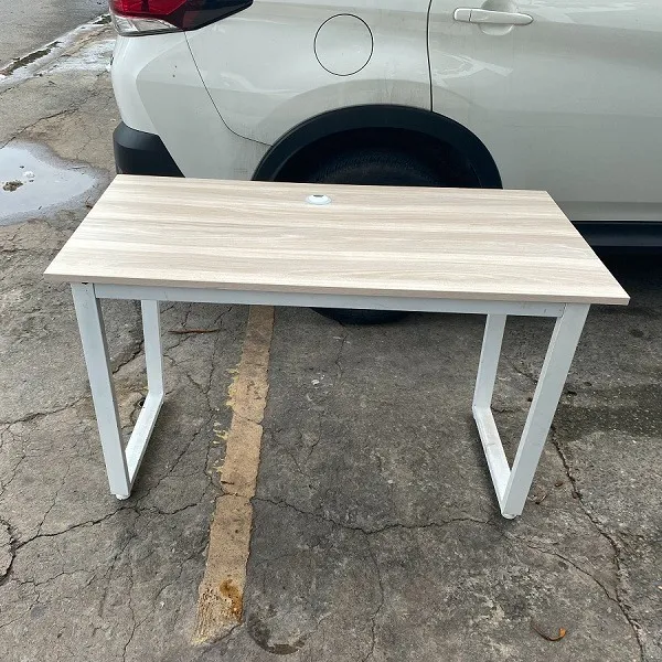 Bàn Làm Việc Chân Sắt Chữ U 1m2 Sơn Tĩnh Điện - BLVVP63