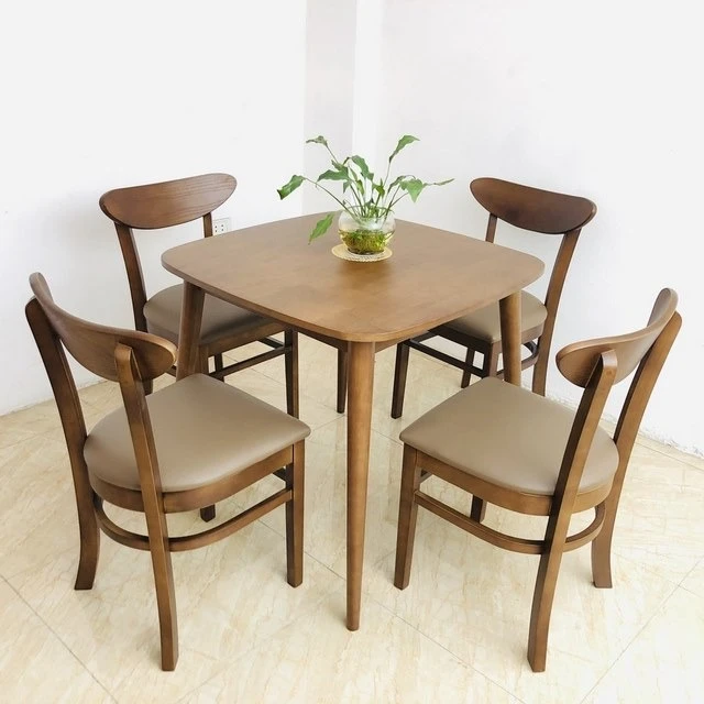 Ảnh 15: Bàn vuông 4 người thích hợp đặt trong phòng ăn diện tích hạn hẹp