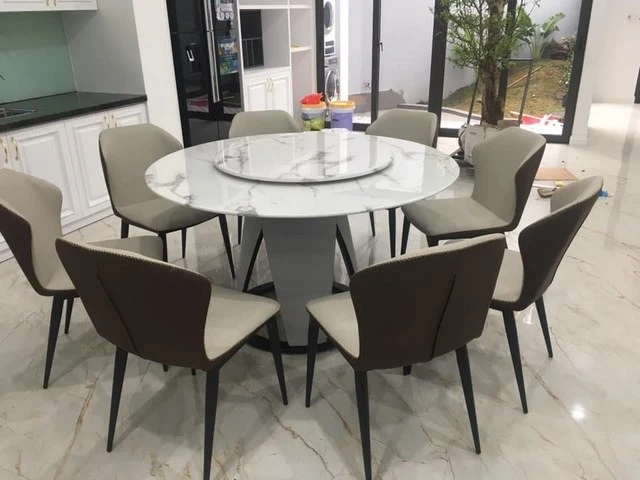 Ảnh 3: Mẫu bàn ăn mặt đá sang trọng