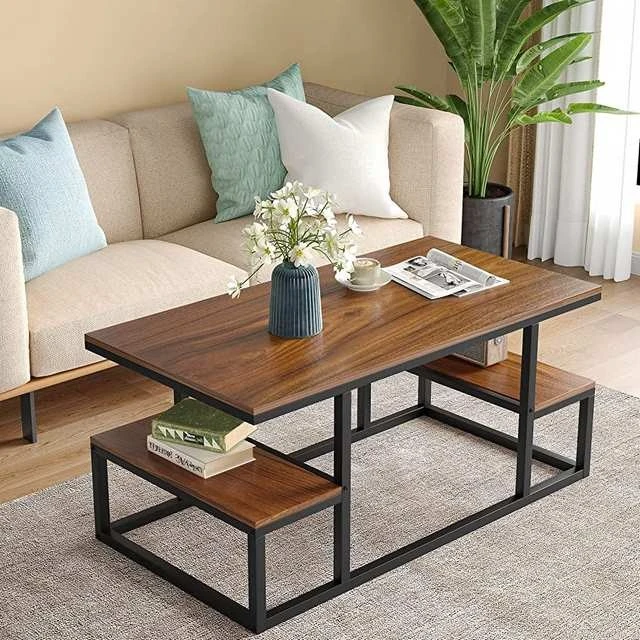 Ảnh 3: Một chiếc bàn trà hình chữ nhật cỡ vừa
