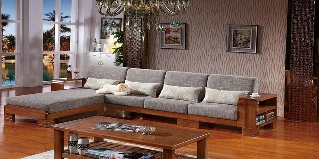 Ảnh 4: Một chiếc ghế sofa gỗ chữ L cỡ vừa