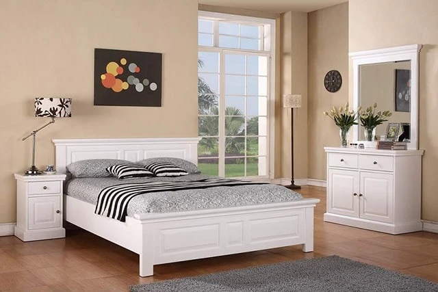 Không đặt giường đối diện góc nhọn