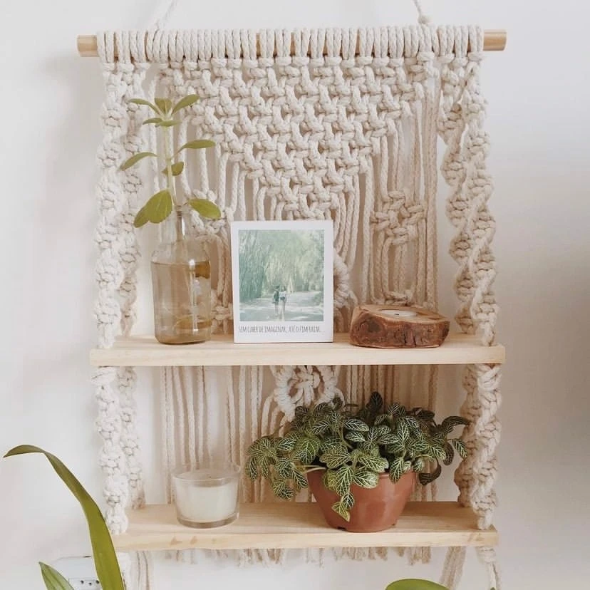 Kệ Macrame trang trí với những nút thắt đặc trưng